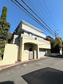 東京都調布市深大寺元町３丁目