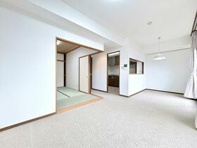 ロイヤルシャトー泉中央ヒルズ