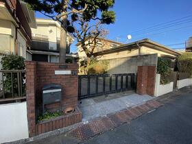 東京都中野区上高田３丁目