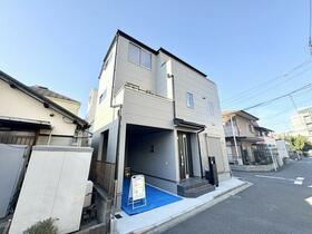 神奈川県横浜市金沢区六浦東１丁目