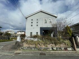 兵庫県川辺郡猪名川町白金２丁目