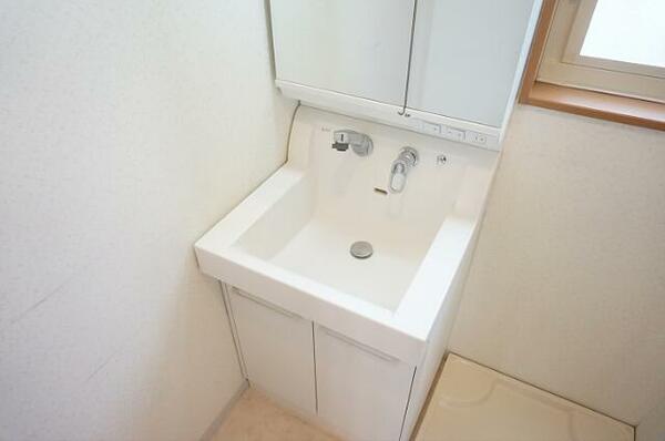 detached 東京都三鷹市新川４丁目

地図を見る