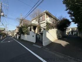 東京都世田谷区深沢１丁目