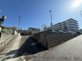 神奈川県横浜市鶴見区梶山１丁目