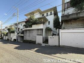 東京都町田市三輪緑山３丁目
