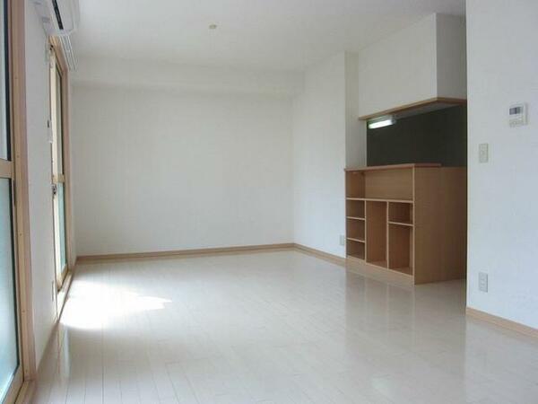 detached 東京都武蔵村山市三ツ木１丁目

地図を見る