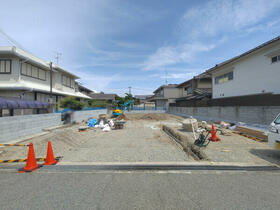 大阪府堺市西区浜寺諏訪森町東３丁