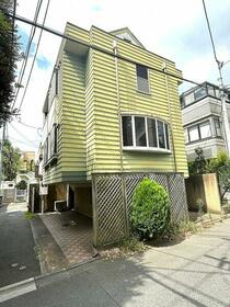 東京都港区南麻布４丁目