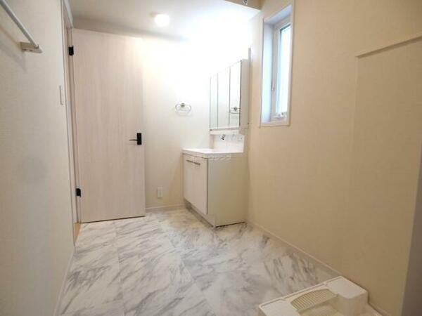 detached 東京都三鷹市中原３丁目

地図を見る