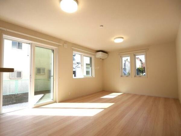 detached 東京都三鷹市中原３丁目

地図を見る