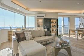 プリズムタワー