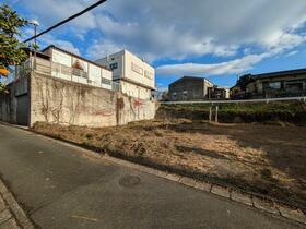 福岡県飯塚市上三緒