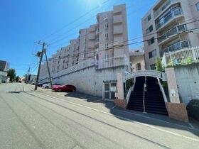 エメラルドグリーンヒルズ平岸ＩＩー１