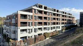 サンクタス五月台〜駅１分の利便性と自然に包まれる邸宅