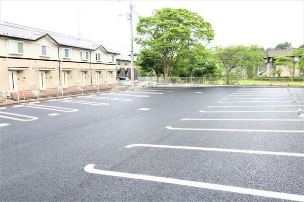 apartment 茨城県つくば市研究学園５丁目５－１３ ファースト・ラフィーネ・学園１Ｆ