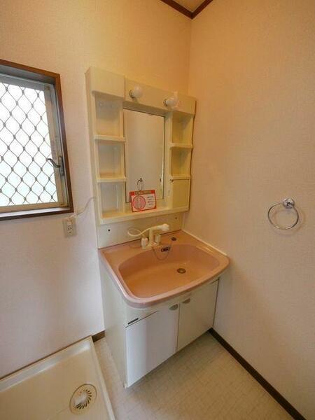 detached 埼玉県三郷市鷹野２丁目
地図を見る