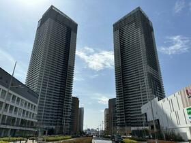 ＨＡＲＵＭＩ　ＦＬＡＧ　ＳＵＮ　ＶＩＬＬＡＧＥ　Ｔ棟