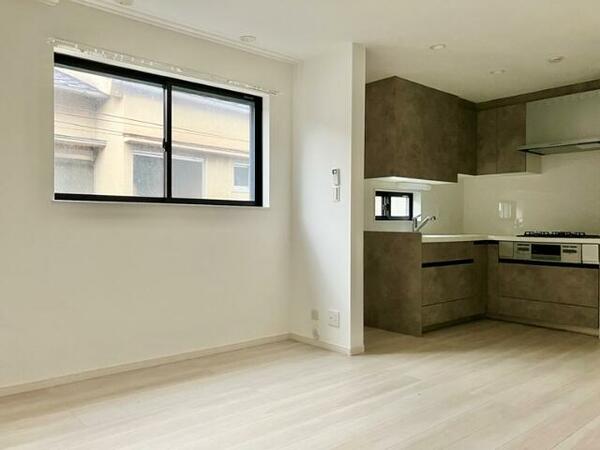 detached 東京都立川市曙町１丁目

地図を見る