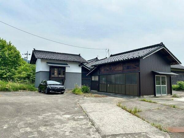 detached 山形県酒田市字仲町

地図を見る