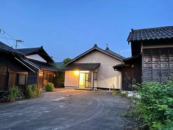 detached 山形県酒田市字仲町

地図を見る