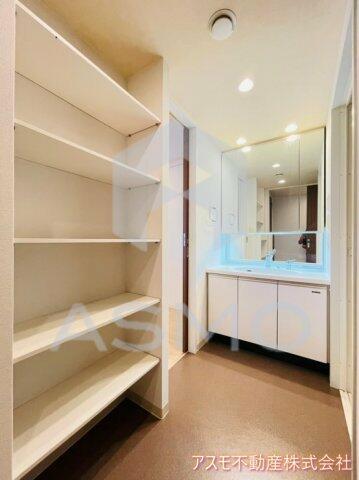 洗面所：同マンション別部屋参考写真