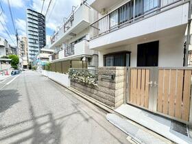 東京都文京区本駒込５丁目