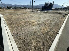 山梨県中央市西花輪