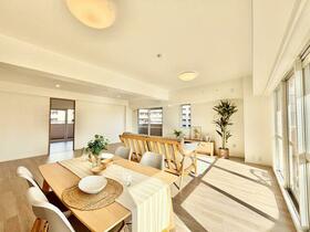 ＲＩＣイーストコート６番街５番館