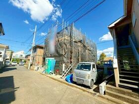 東京都三鷹市大沢１丁目