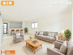 東京都八王子市元八王子町１丁目