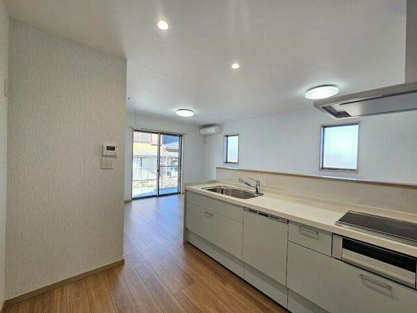 detached 埼玉県蓮田市大字貝塚
地図を見る