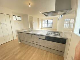 埼玉県川口市西青木４丁目