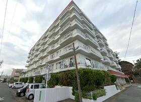 ユトリロ根上り松マンション