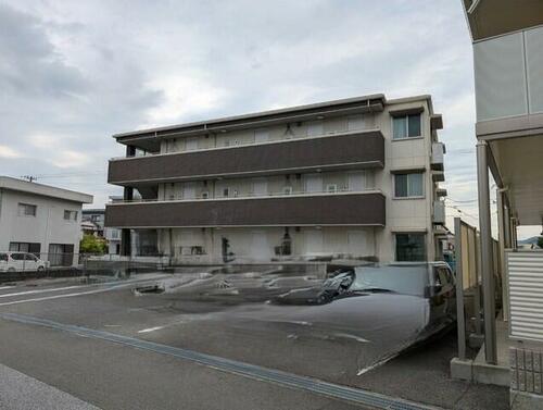 apartment 高知県高知市鵜来巣