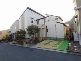 兵庫県川辺郡猪名川町つつじが丘４丁目