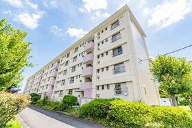 八潮伊草団地参号棟