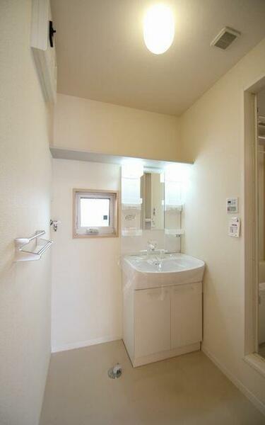 apartment 埼玉県三郷市早稲田８丁目
地図を見る