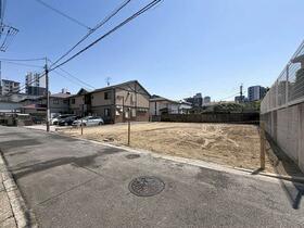 福岡県福岡市中央区地行１丁目