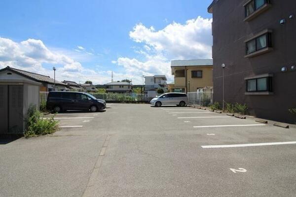 駐車場：駐車場