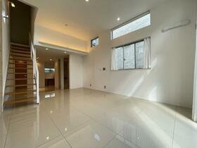 東京都世田谷区上馬３丁目