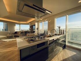 プリズムタワー