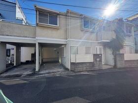 東京都台東区根岸４丁目