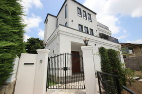 神奈川県横浜市青葉区美しが丘３丁目