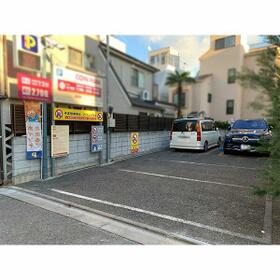 東京都港区南青山４丁目