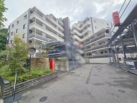 プレシス多摩永山レヴィエ