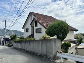 兵庫県川西市萩原台西1丁目