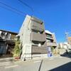 黒川駅より徒歩5分 築8年4ヶ月 3階建の賃貸物件