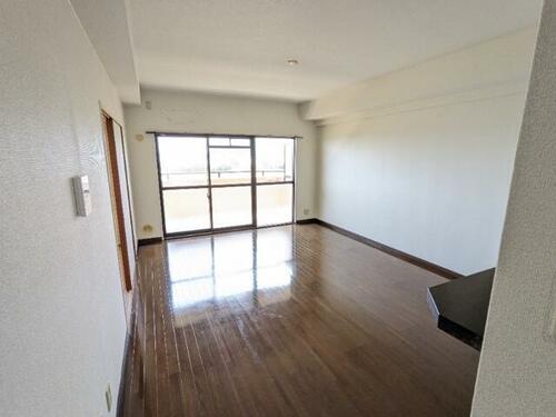 グレイスインジャド_内装_1