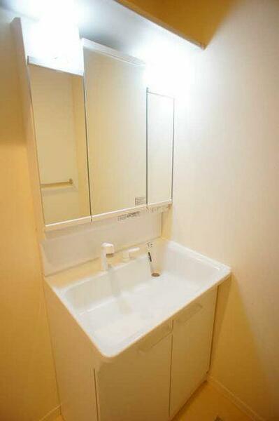 apartment 埼玉県三郷市駒形
地図を見る