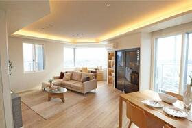 プリズムタワー